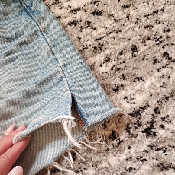 Levi's 501 denim jean shorts - Picture 4 of 8